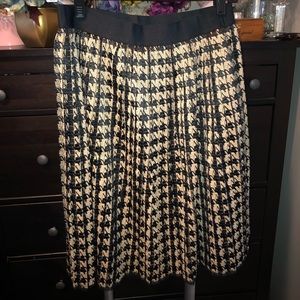 Max Studio pleated lace skirt small